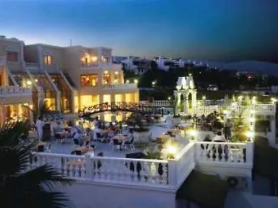 Grand Newport Отель 4*