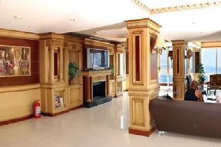 Grand Newport Отель